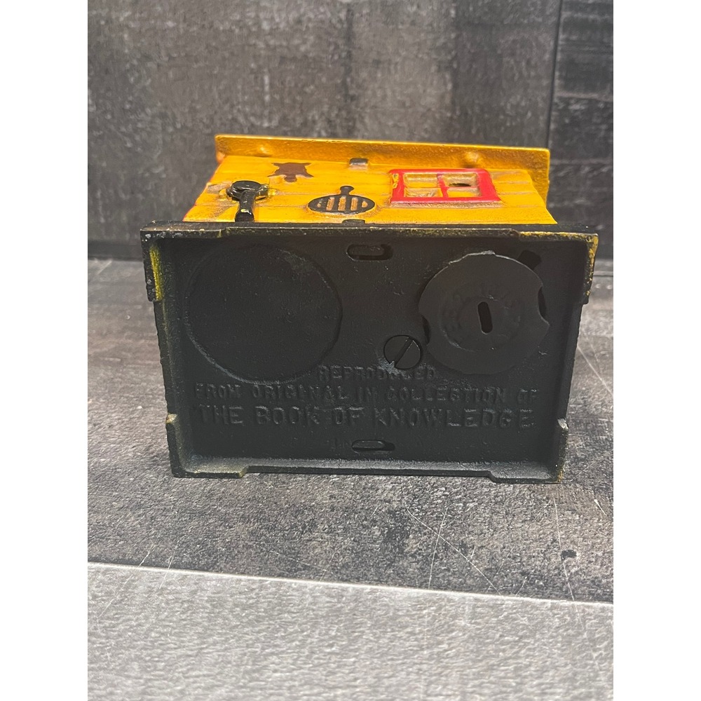 Book of Knowledge Cast Iron Mechanical Cabin Bank Cabin Figure Yellow Red - Picture 7 of 7